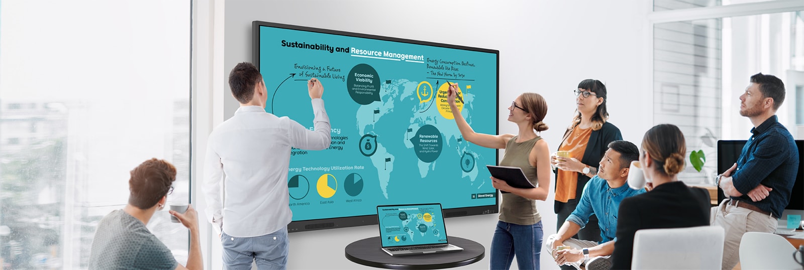 Students are actively exchanging ideas by writing on LG’s interactive digital board screen at the same time.