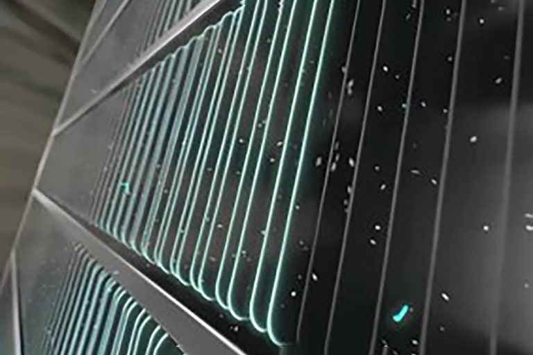 The vertical-shaped PM 1.0 filter captures ultrafine dust particles.