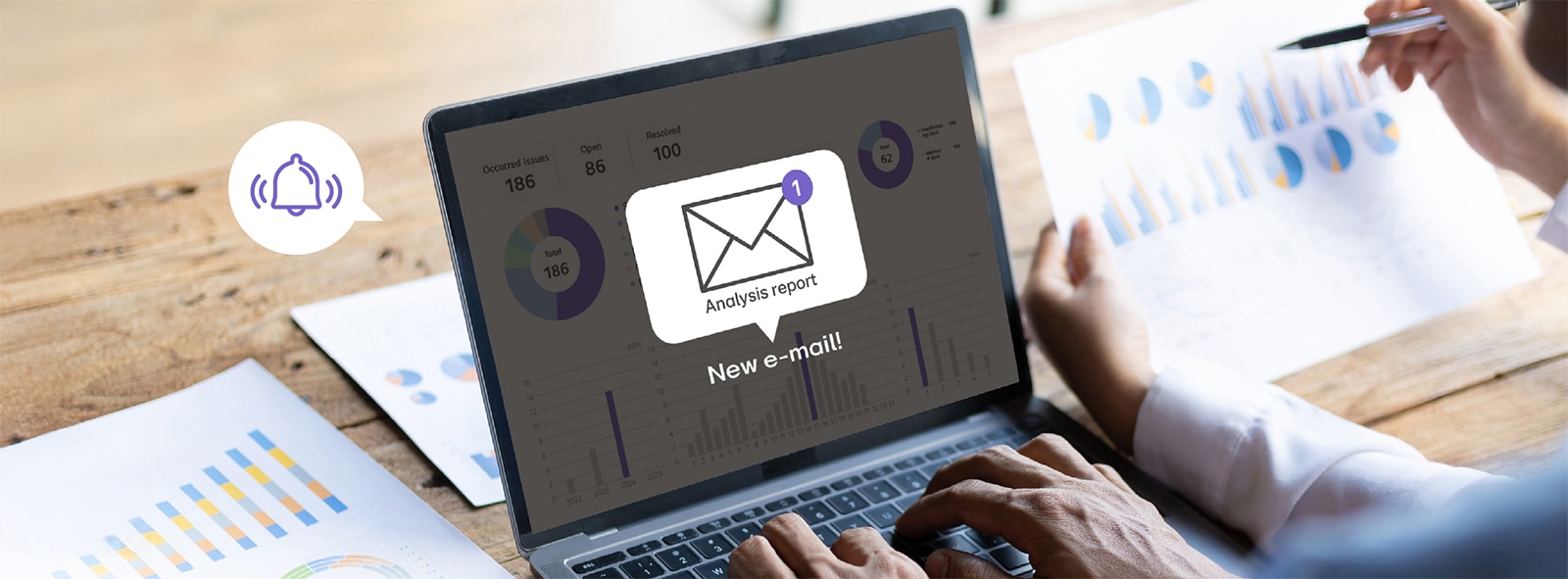 An example image demonstrates how users receive a signage analysis report via email through the LG ConnectedCare solution.