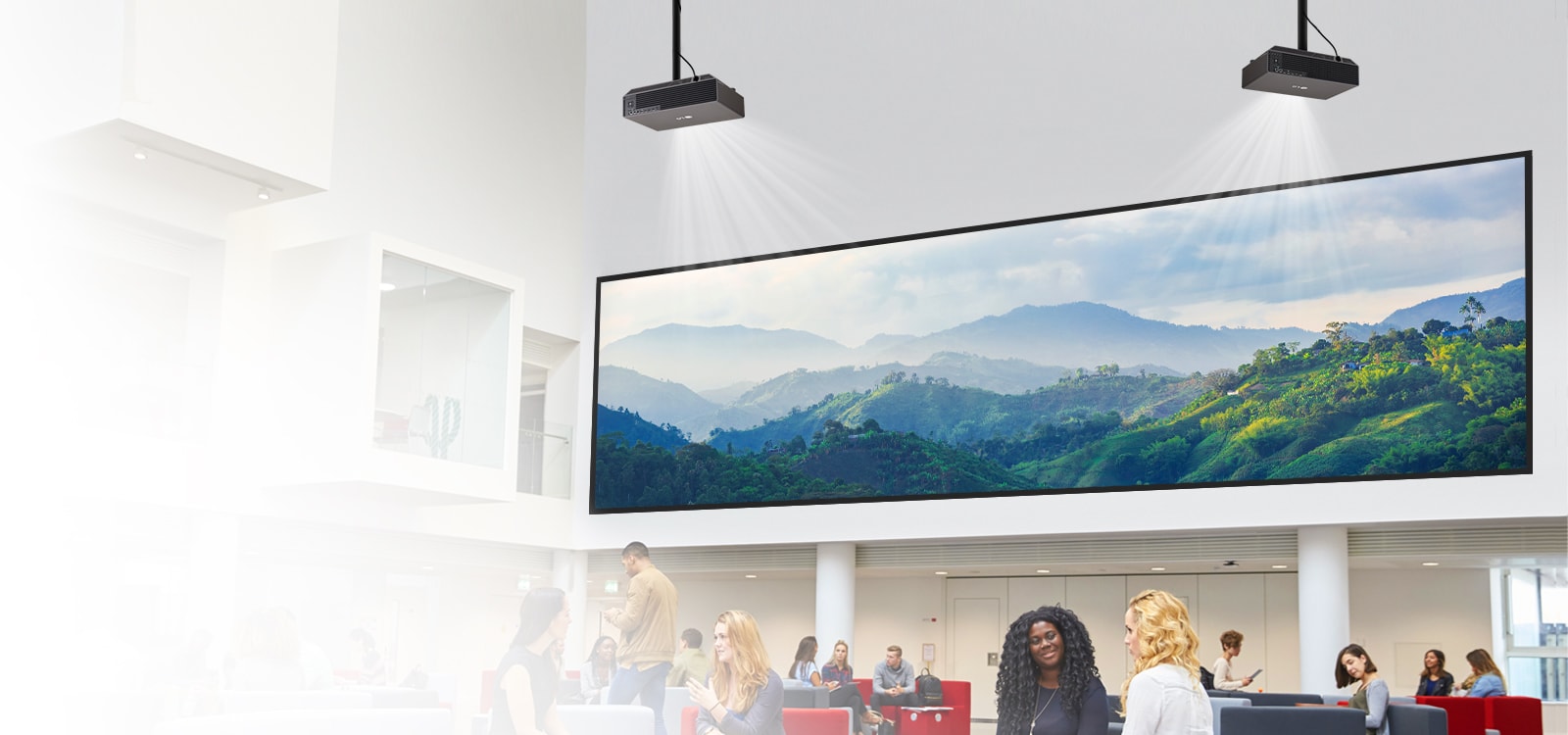 Thanks to the 7,000 ANSI Lumens brightness, LG BU70QGA can produce clear picture quality even in bright indoor environments such as building lobbies.