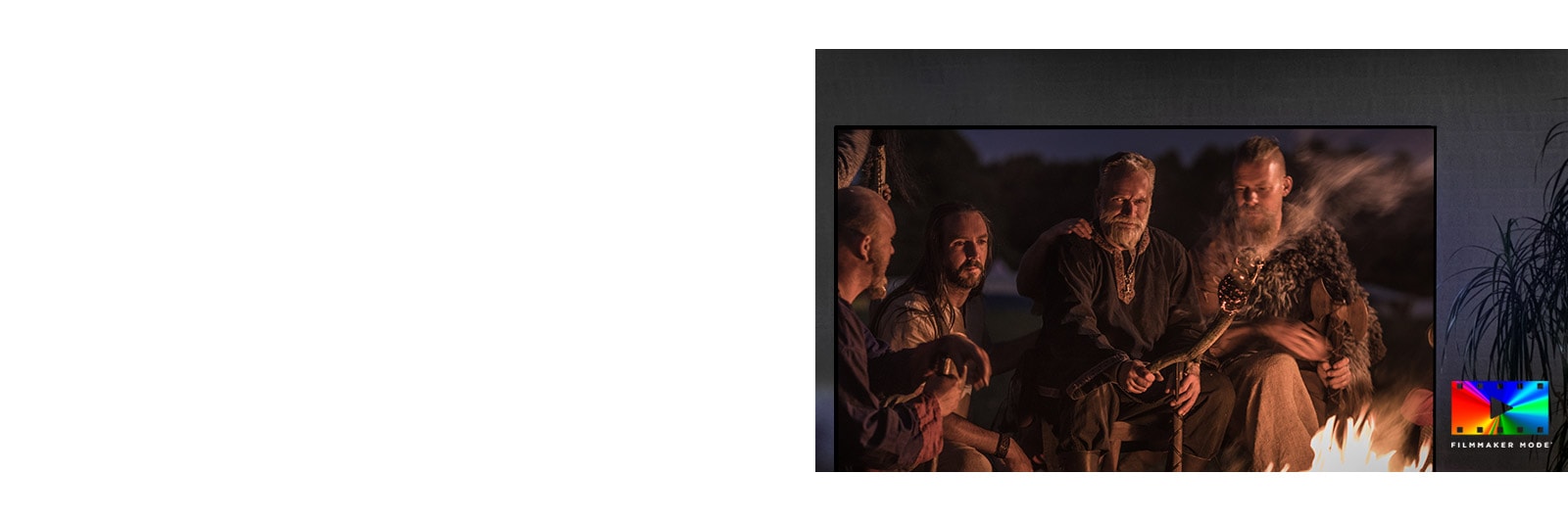 Μια σκηνή ταινίας φαντασίας σε οθόνη τηλεόρασης και λογότυπο λειτουργίας δημιουργού ταινιών