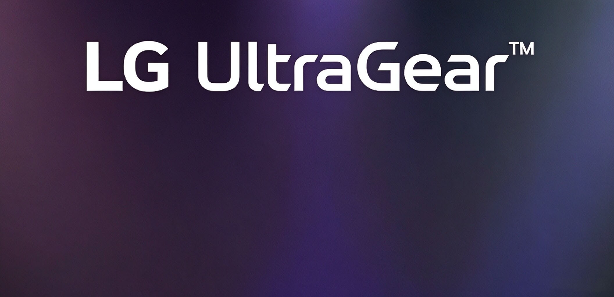 Λογότυπο UltraGear™ σε ένα φουτουριστικό δωμάτιο με νέον φωτισμό.