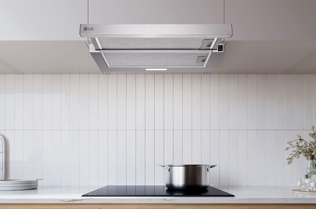 LG Απορροφητήρας Συρόμενος LG 60cm inox με ισχυρή απορρόφηση και LED φωτισμό, Συρόμενος απορροφητήρας εγκατεστημένος κάτω από ντουλάπι, πάνω από εστία μαγειρέματος, σε μια λιτή κουζίνα., HT3Z2413S, thumbnail 3
