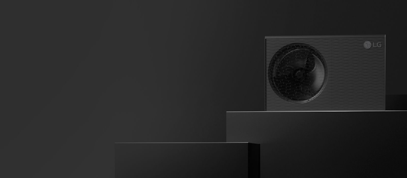 Η LG R290 Monobloc σε ένα μαύρο τετράγωνο κουτί