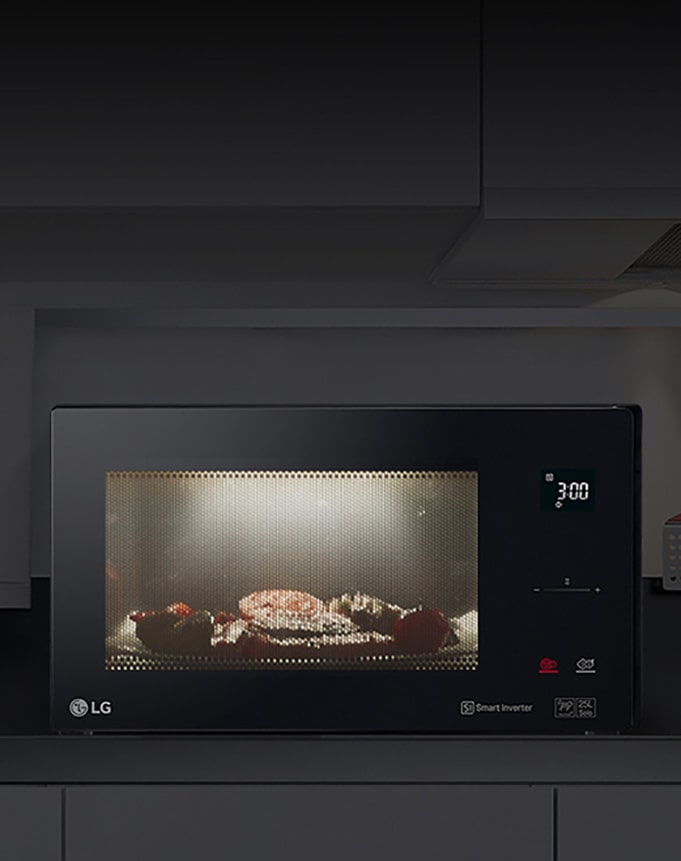 Η εικόνα δείχνει ολόκληρο το σώμα και το εσωτερικό με λευκή λυχνία LED που είναι 3 φορές φωτεινότερη από τα συμβατικά μοντέλα.