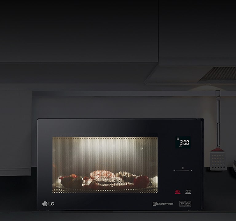 Η εικόνα δείχνει ολόκληρο το σώμα και το εσωτερικό με λευκή λυχνία LED που είναι 3 φορές φωτεινότερη από τα συμβατικά μοντέλα.