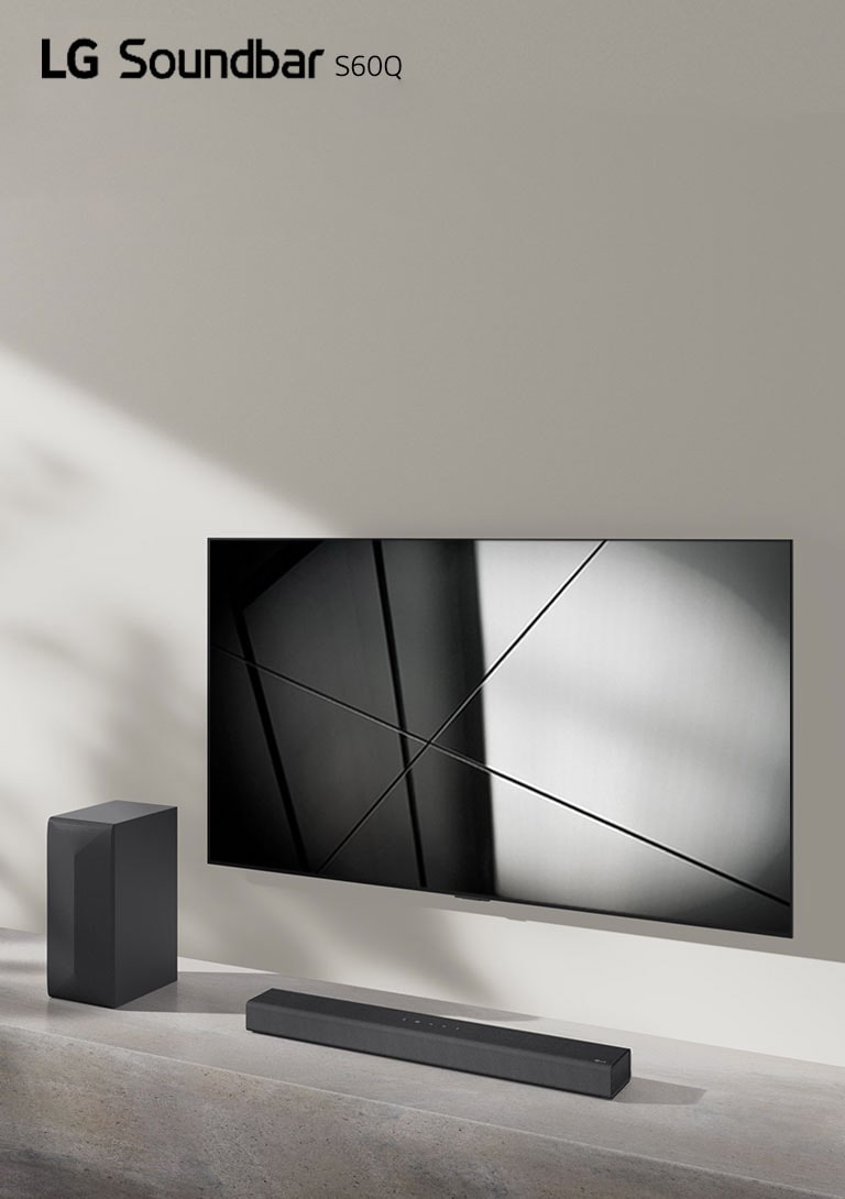 Το LG sound bar S60Q και μια τηλεόραση της LG τοποθετημένα μαζί στο σαλόνι. Η τηλεόραση είναι αναμμένη και δείχνει μια εικόνα με γεωμετρικά σχήματα.