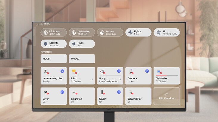 Το LG SMART Monitor εμφανίζει τη διεπαφή ThinQ Home Hub για τον έλεγχο πολλαπλών έξυπνων οικιακών συσκευών, δείχνοντας έναν ενιαίο πίνακα εργαλείων για φωτισμό, συσκευές και συνδεδεμένες συσκευές, τονίζοντας την έξυπνη παρακολούθηση σπιτιού και τον κεντρικό έλεγχο στο webOS