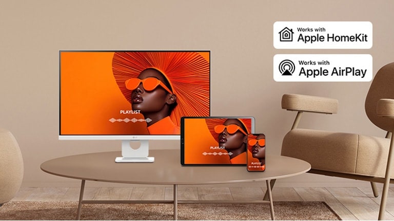 Η ίδια οθόνη μοιράζεται σε ένα LG Smart Monitor, φορητό υπολογιστή, tablet και smartphone χρησιμοποιώντας το AirPlay 2 και το Screen Share.