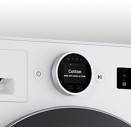 Δείχνει λεπτομερώς το πλυντήριο ρούχων.