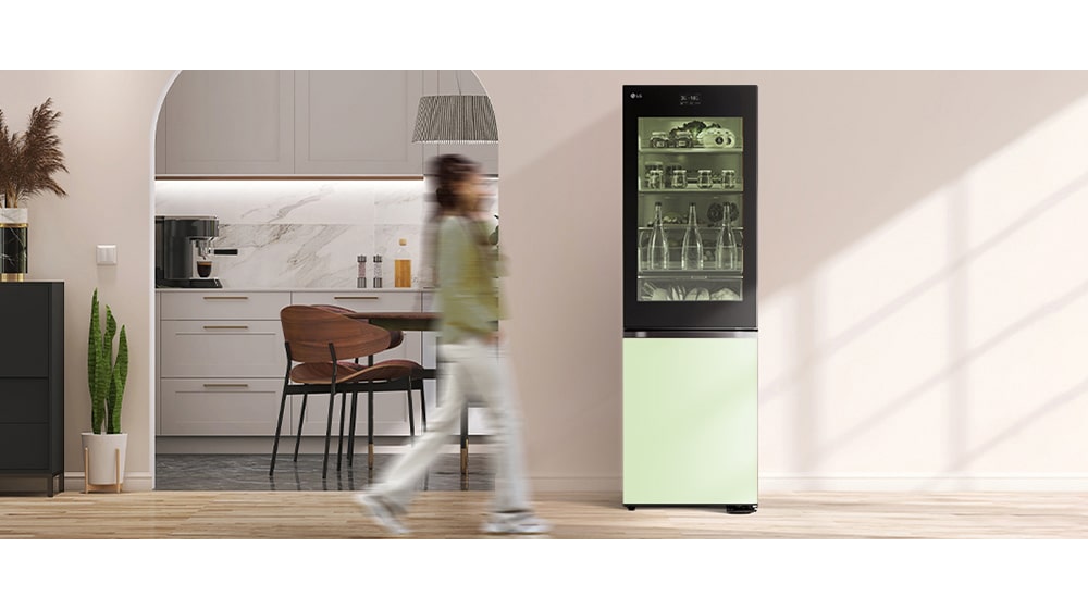 Image of a woman sleeping well at night that appears above the image of a refrigerator manipulation app.