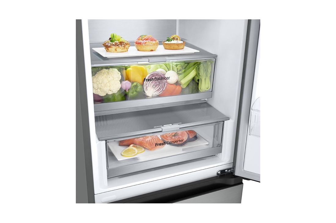 LG Ψυγειοκαταψύκτης Total No Frost 203 x 59,5 cm με βρυσάκι νερού, detail view with food , GBF7272DPY, thumbnail 7