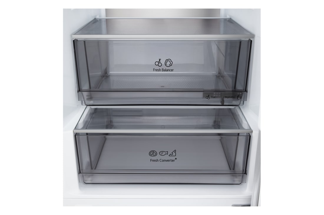 LG Ψυγειοκαταψύκτης Total No Frost 203 x 59,7 cm, LG ψυγειοκαταψύκτης εντοιχισμένος σε σκούρα καφέ ντουλάπια με παράθυρο και καναπέ στα αριστερά και νεροχύτη στα δεξιά, GBBS525CPY, thumbnail 6