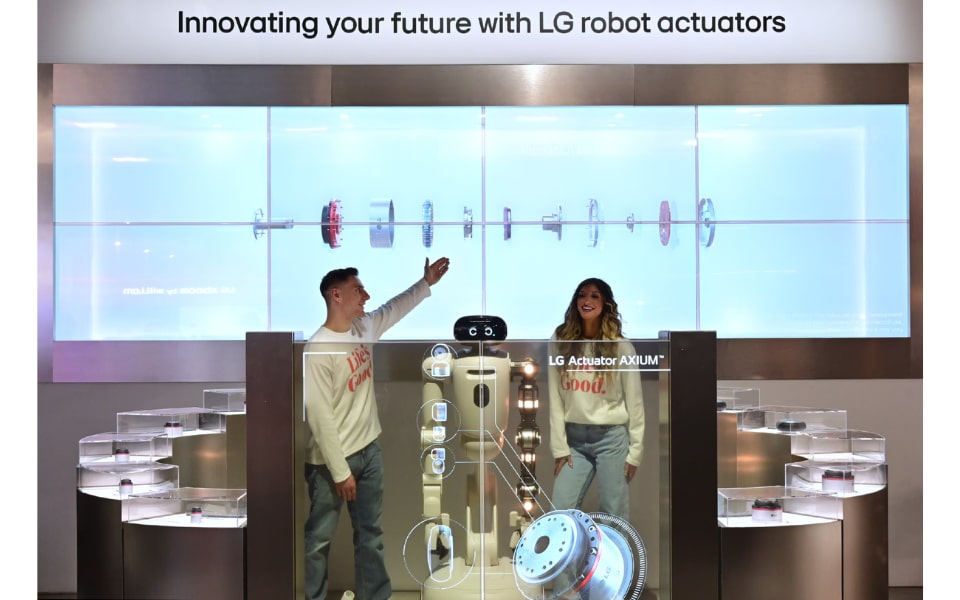 LG at CES  (5).png
