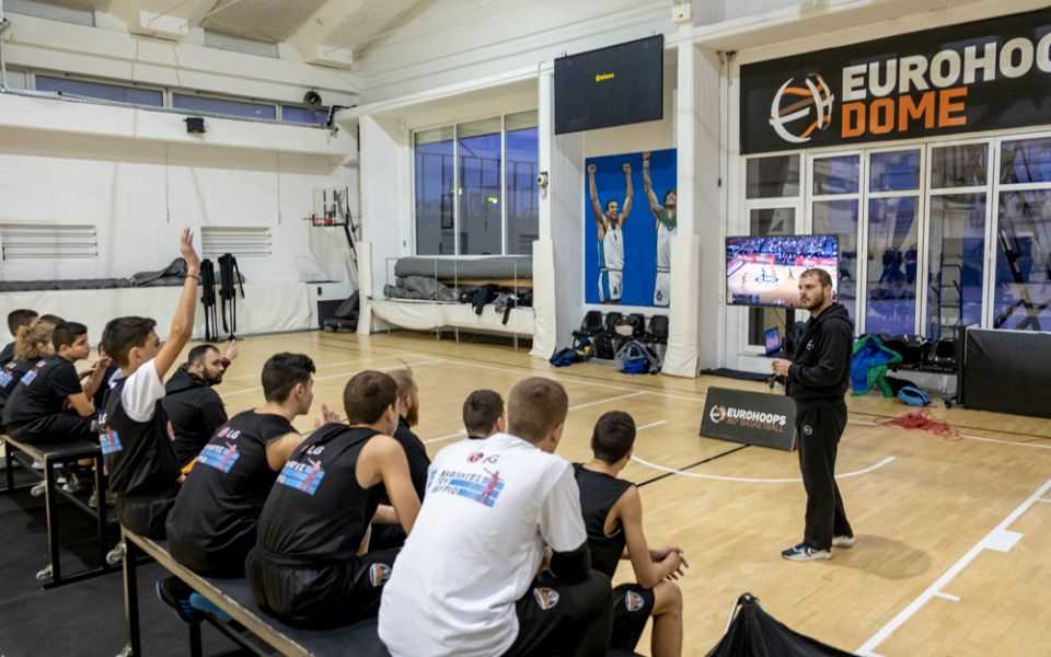 LG-Eurohoops Academy_Basketball school 960x600.jpg