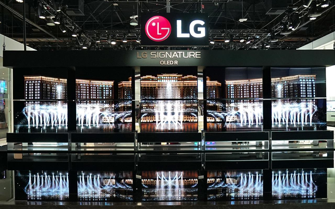 The LG SIGNATURE OLED TV R was on show at CES 2020, with its minimalist and innovative features taking centre stage | More at LG MAGAZINE