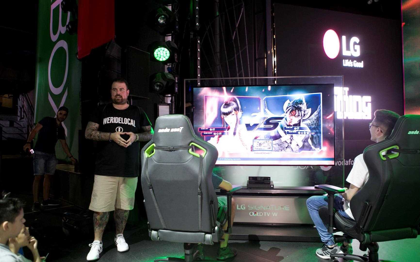 LG OLED TV on stage @ Xbox Arena Festival (2).jpg