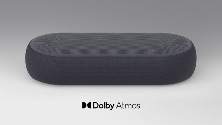 Prikazuje se kompaktni soundbar postavljen na bijeli pod, a zatim se prikazuju zvučne jedinice iznutra – vibracijski efekt zvučnog vala koji izlazi iz zvučnika. Prizor se mijenja i prikazuje se vanjska strana soundbara, a potom se prizor još jednom mijenja i soundbar se nalazi u udobnoj dnevnoj sobi.