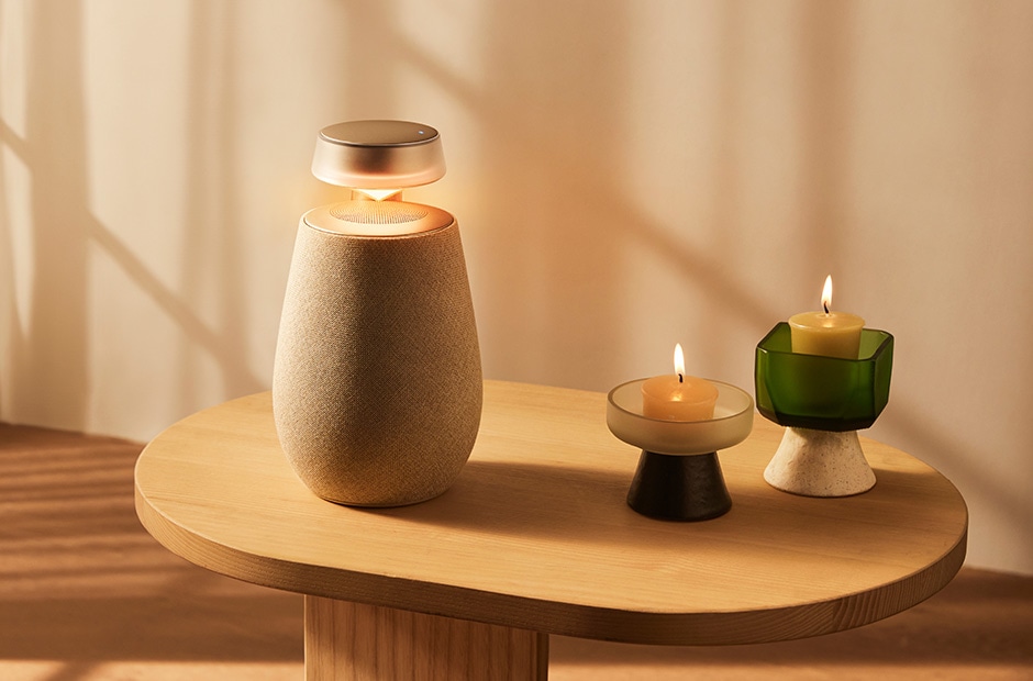 Slika LG XBOOM 360 XO2T u opciji životni stil.