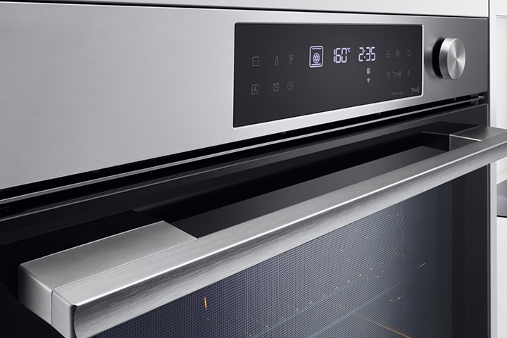 Slika pećnice s STS završnom obradom izbliza.