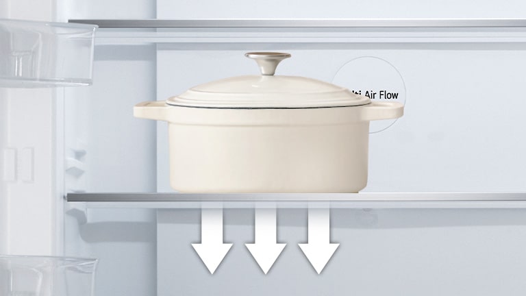 Krupni plan jedne od polica od kaljenog stakla LG Multi-Door hladnjaka, koja drži tešku posudu.