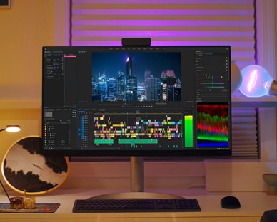 Prizor streamera koji ima 32UQ85R.