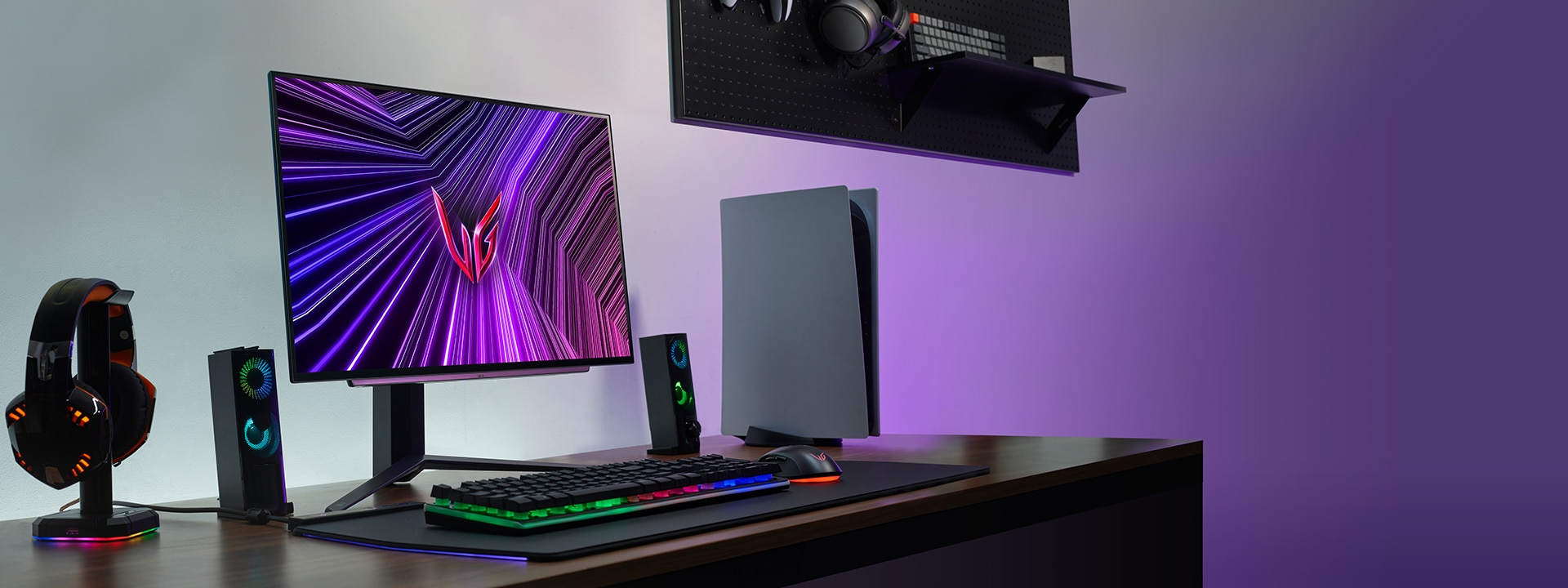 Slika koja prikazuje postavke za igranje LG UltraGear OLED gaming monitora 27GS95QE model.