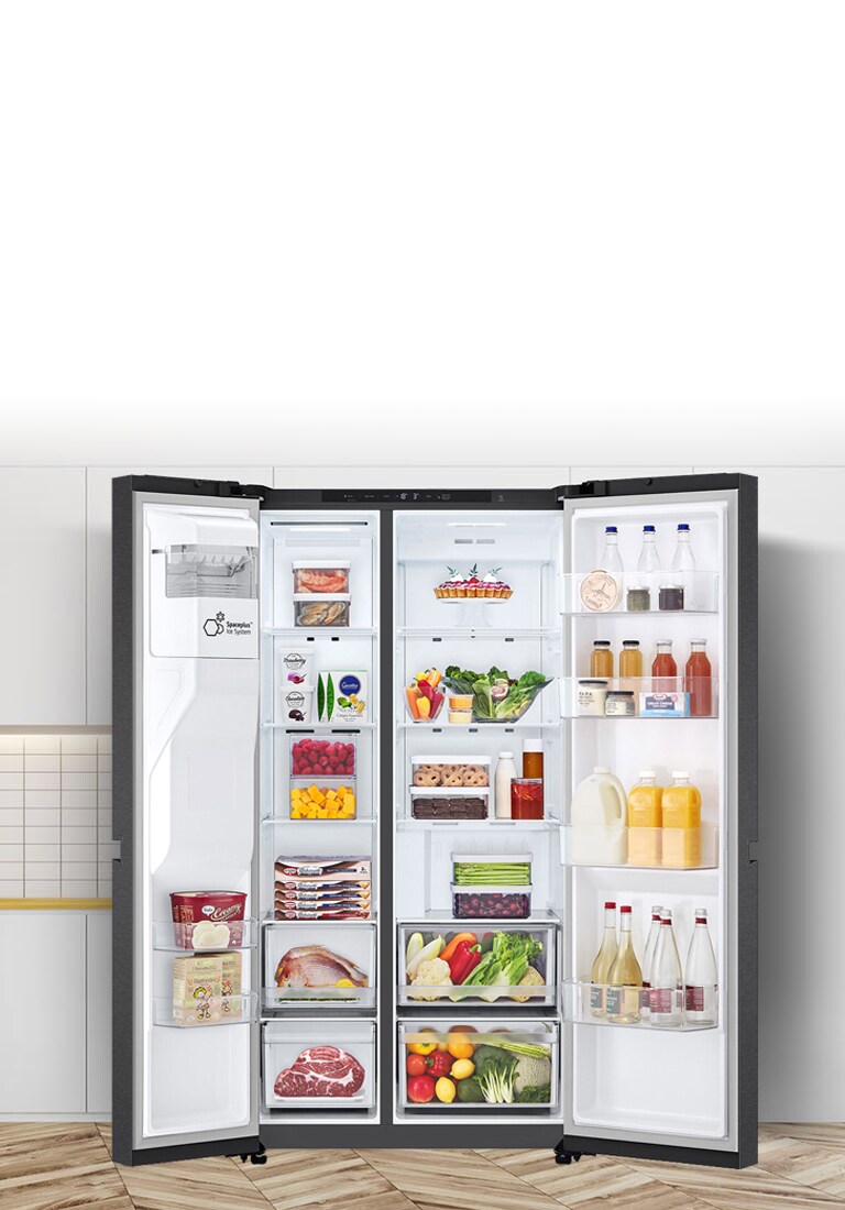 Video počinje s pogledom naprednjuj stranu  hladnjaka sa širom otvorenim vratima. Unutarnji prostori ocrtani su neonskim linijama, a strelice počinju potiskivati linije kako bi pokazale da unutra ima više prostora. Neonski kvadrat oko unutarnjih prostora treperi kako bi pokazao razliku između novog prostora i starog manjeg prostora koji je sada ocrtan isprekidanom bijelom linijom.