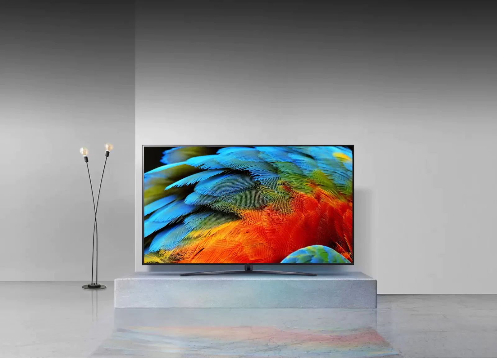 Krupni plan finih detalja šarenog ptičjeg pera poboljšan je 4 K procesorom α7 Gen5 AI.