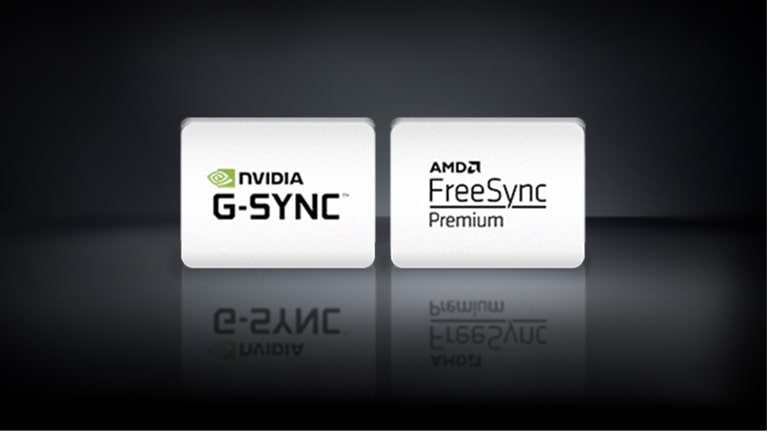 Logotip NVIDIA G-SYNC, logotip AMD FreeSync in logotip XBOX SERIES X so vodoravno razporejeni na črni podlagi.