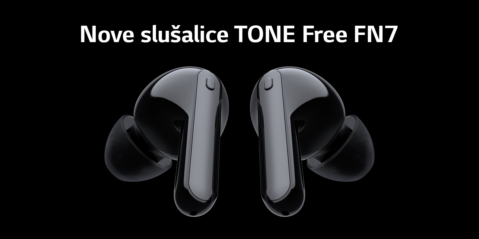 Slušalice lebde na crnoj pozadini.