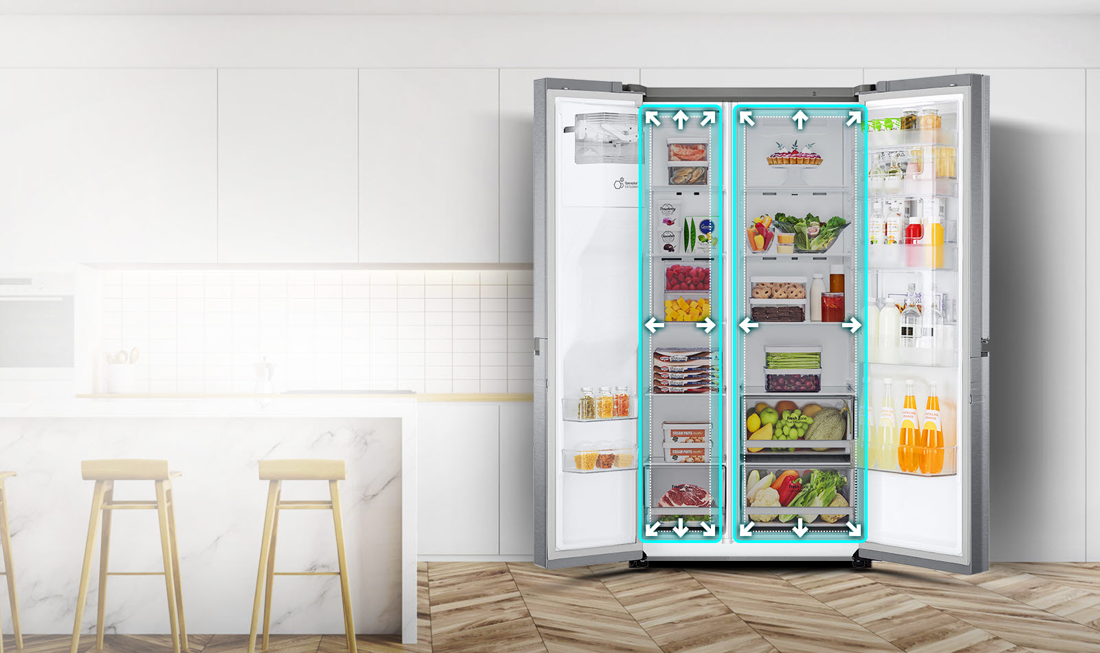 Video počinje s pogledom naprednjuj stranu  hladnjaka sa širom otvorenim vratima. Unutarnji prostori ocrtani su neonskim linijama, a strelice počinju potiskivati linije kako bi pokazale da unutra ima više prostora. Neonski kvadrat oko unutarnjih prostora treperi kako bi pokazao razliku između novog prostora i starog manjeg prostora koji je sada ocrtan isprekidanom bijelom linijom.