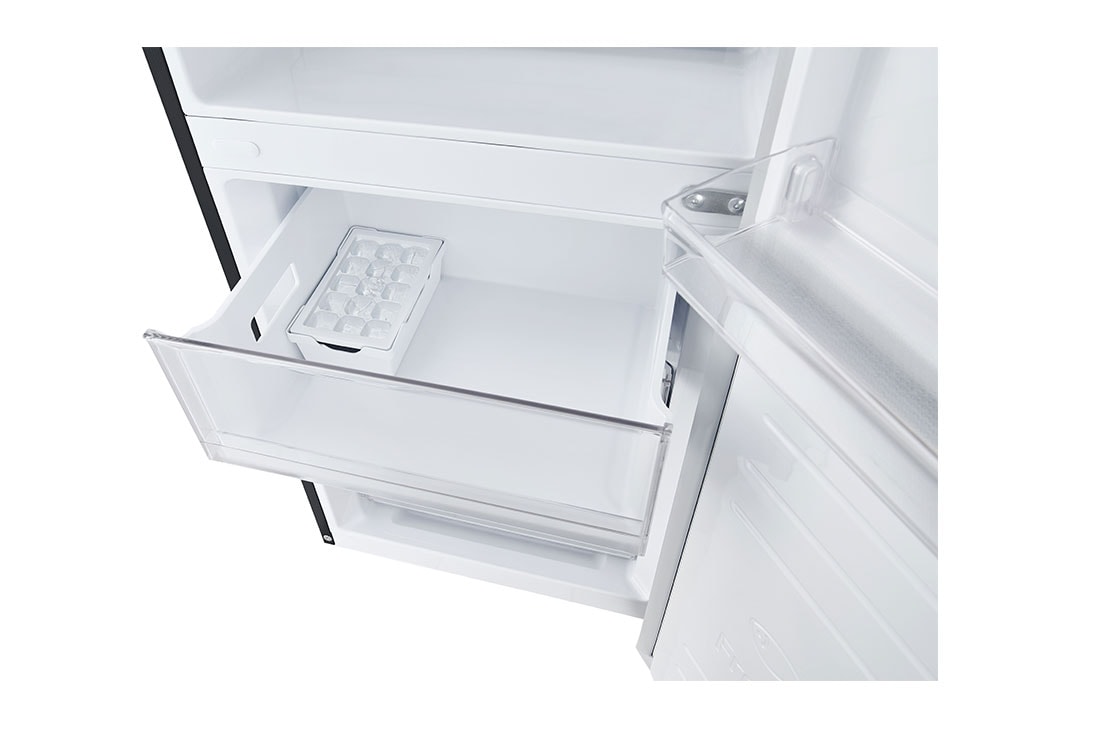 LG Hladnjak sa zamrzivačem u donjem dijelu, DoorCooling+™ tehnologija, kapacitet 384L, Pogled na posudu za-led, GBP62MCNBC, thumbnail 9