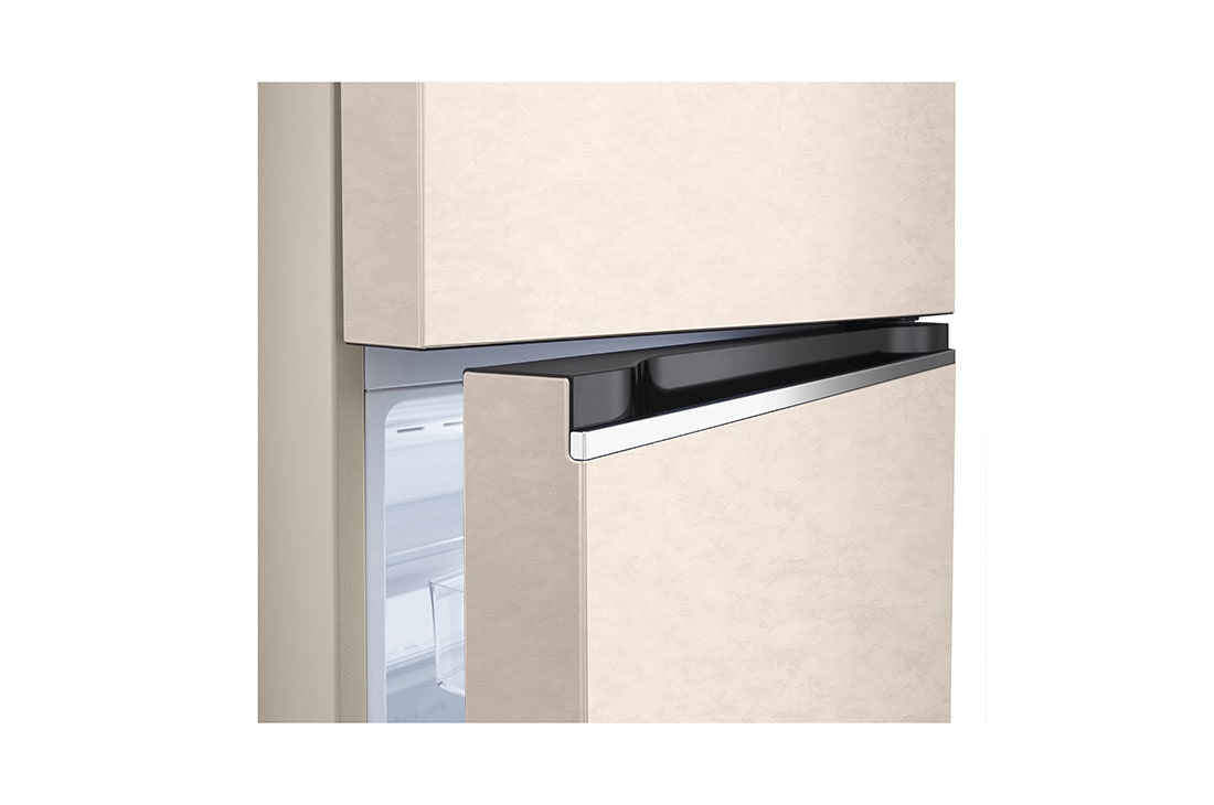 LG Hladnjak sa zamrzivačem u gornjem dijelu, DoorCooling+™ i ThinQ™ tehnologija, kapacitet 461L, Pogled s detaljima ručke, GTBV44SEBKD, thumbnail 12