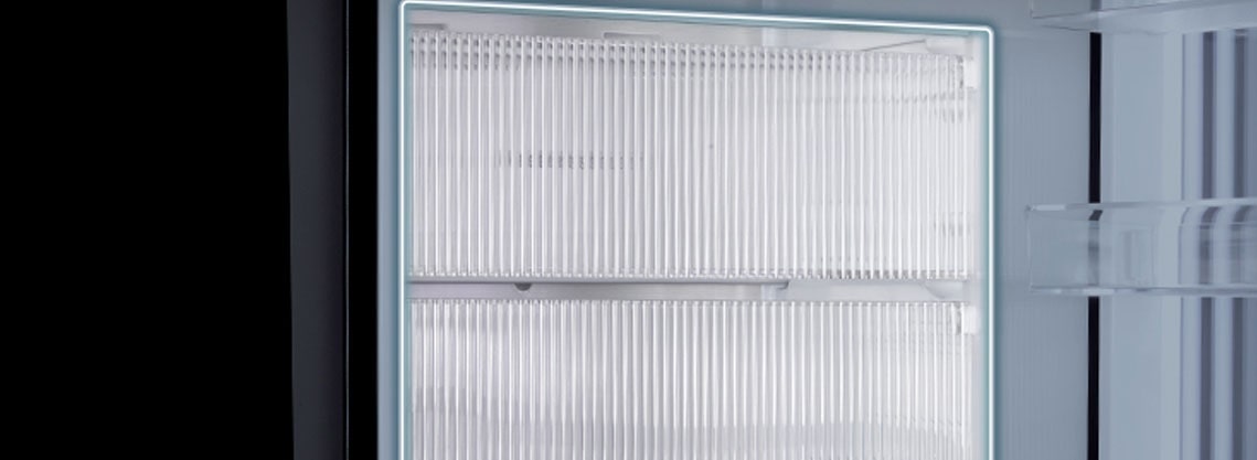 Slika prikazuje poklopac police u hladnjaku.