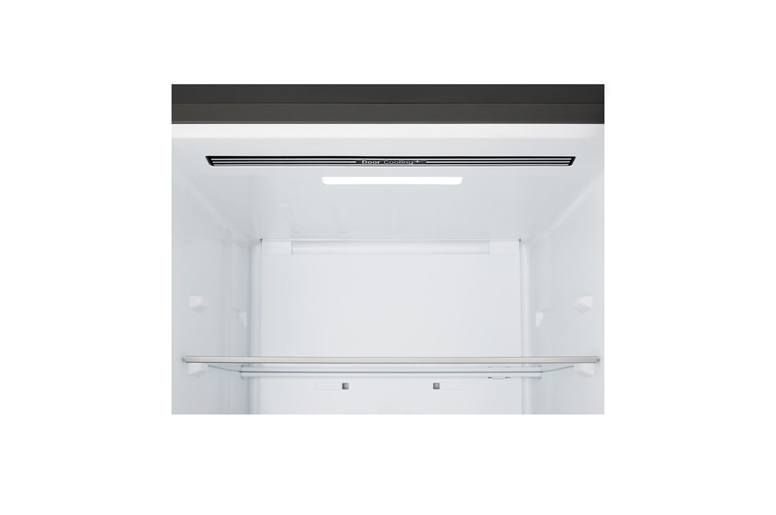LG Hladnjak sa zamrzivačem u donjem dijelu, DoorCooling+™ i ThinQ™ tehnologija, kapacitet 375L, Prednja gornja vrata otvorena s pogledom na hranu, GBBSJ2CCEP, thumbnail 4