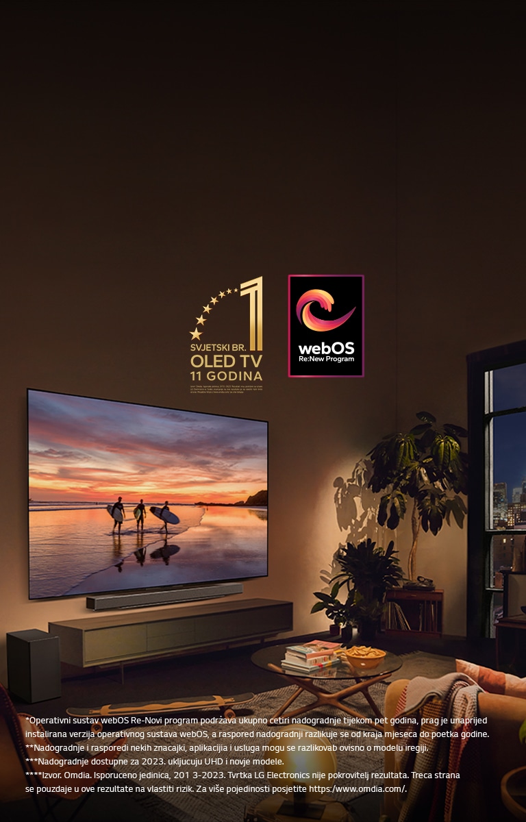 LG OLED evo C4 televizor postavljen na zid u ugodnom dnevnom boravku navečer, s LG soundbarom postavljenim odmah ispod njega. Na televizoru je prikazana plaža tijekom zalaska sunca sa siluetama tri surfera. Dvije žene sjede na kauču okrenute prema TV-u i soundbaru, nagnute prema naprijed. Na slici su prikazani amblem „Najbolji OLED TV na svijetu već 11 godina” i logotip „webOS Re:New Program”. Odricanje od odgovornosti glasi: „Operativni sustav webOS Re:Novi program podržava ukupno četiri nadogradnje tijekom pet godina, prag je unaprijed instalirana verzija operativnog sustava webOS, a raspored nadogradnji razlikuje se od kraja mjeseca do početka godine.” „Nadogradnje i rasporedi nekih značajki, aplikacija i usluga mogu se razlikovati ovisno o modelu i regiji.”  „Nadogradnje dostupne za 2023. uključuju UHD i novije modele.” "Izvor: Omdia. Isporučeno jedinica, 2013-2023. Tvrtka LG Electronics nije pokrovitelj rezultata. Treća strana se pouzdaje u ove rezultate na vlastiti rizik. Za više pojedinosti posjetite https://www.omdia.com/.”