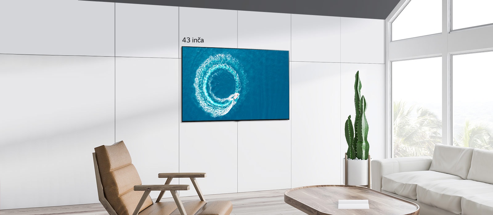 Televizor LG QNED Mini LED montiran na zid u modernom i bijelom prostoru. Pomicanjem slijeva nadesno prikazuje se razlika u veličini između zaslona od 43 inča i zaslona od 86 inča.