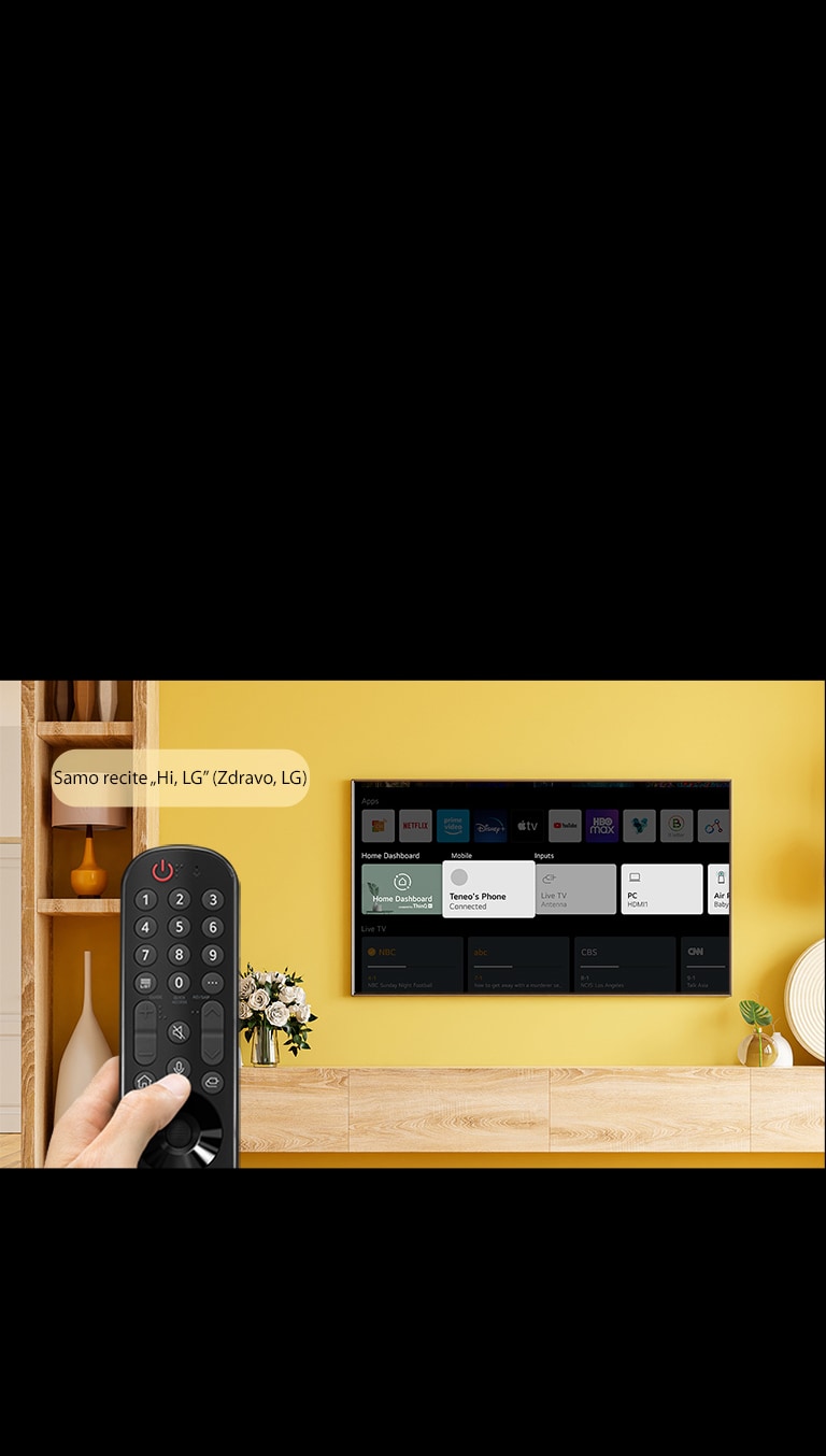 Netko drži daljinski upravljač a TV ispred TV zaslona. U govornom mjehuriću piše „Samo izgovorite ‘Hi, LG’ (Zdravo, LG)”