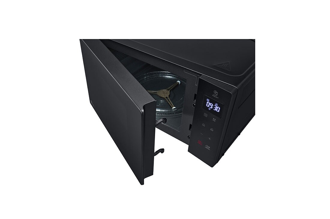 LG Mikrovalna pećnica kapaciteta 20 litara, EasyClean™ premaz, top open  prospective view, MS2032GAS, thumbnail 6