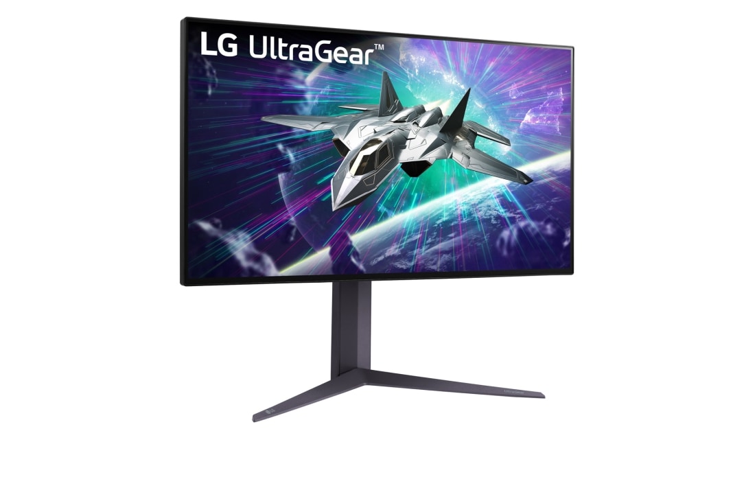 LG 27'' UltraGear™ omjer slike 16:9 4K UHD monitor za igrače s brzinom osvježavanja do 160Hz, Prikaz prednje strane s okretom od +15 stupnjeva, 27GR95UM-B, thumbnail 3
