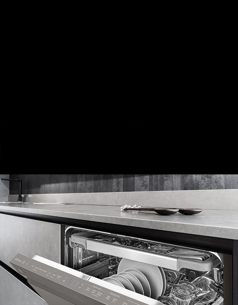 Slika prikazuije ugrađenu perilicu posuđa.