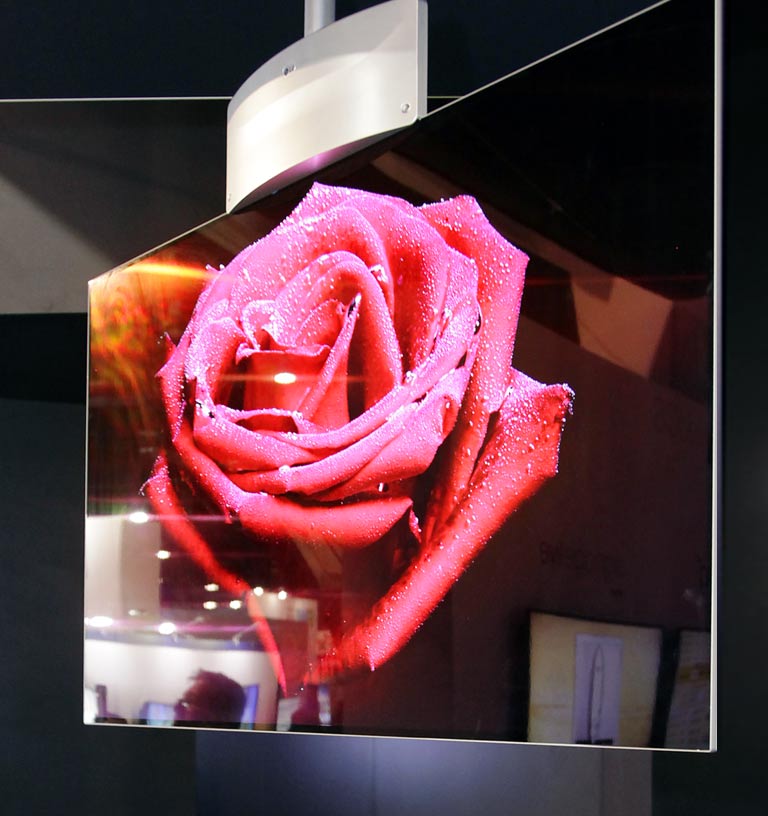 03.feature55inchDualViewFlatOLEDDisplay_BG_M