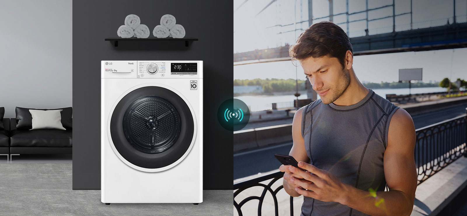 Čovjek gleda u pametni telefon.