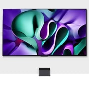 LG Televizor sa značajkom istinskom bežičnom povezivosti LG SIGNATURE OLED M4 True Wireless od 97 inča s bežičnim prijenosom slike i zvuka od 4K 120 Hz , Blago zakošeni pogled s lijeve strane na LG OLED M4 na stalku sa kutijom za bežično povezivanje Zero Connect Box ispod njega, OLED97M49LA, thumbnail 2