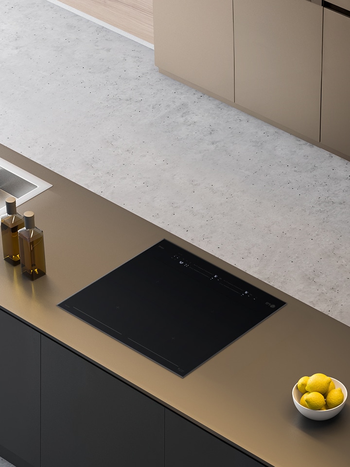 Animacija koja prikazuje različite unutarnje rezove ugrađene indukcijske ploče za kuhanje.