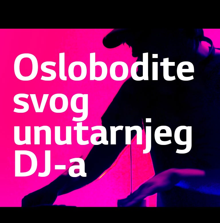 Čovjek okreće DJ ploču.