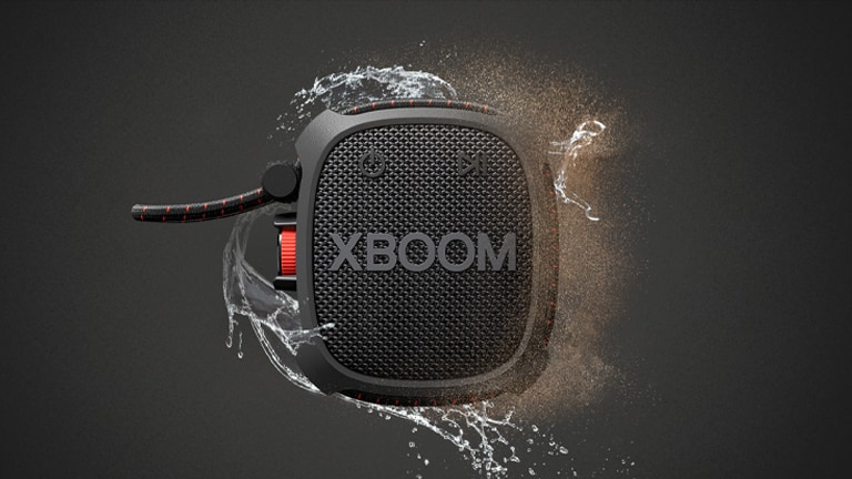 LG XBOOM Go XG2 se postavljaju u beskonačni prostor. Jedna prikazuje vodootpornost, a druga pokazuje otpornost proizvoda na prašinu.