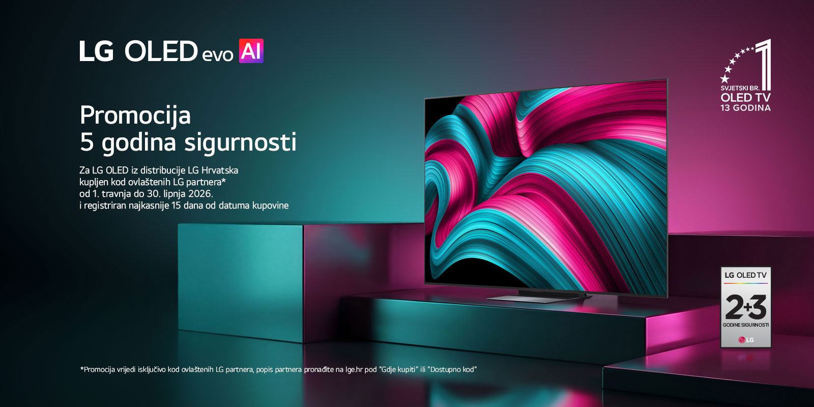Promotivni oglas značajki televizora LG AI TV. Na lijevoj strani prikazuje se daljinski upravljač AI Magic Remote. Na desnoj strani, prikazuje se više sila: dnevni boravak s opcijom UI prilagođavanja, žena koja drži psa predstavlja UI sliku, pjevač koji drži mikrofon predstavlja UI zvuk, a sučelje televizora s aplikacijama za prijenos sadržaja putem interneta (tzv. streaming services) prikazuju UI doživljaj. LG alpha 11 4K AI procesor istaknut je neonskim efektima i kružnim uzorcima.