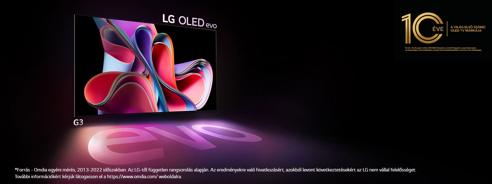 Az LG OLED G3 evo ragyog fényesen egy sötét térben. A jobb felső sarokban egy logó jelképezi az OLED 10. születésnapját.